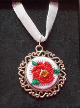 Medaillon Rose; Viscose m Lurex; Weiß, Rot, Grün